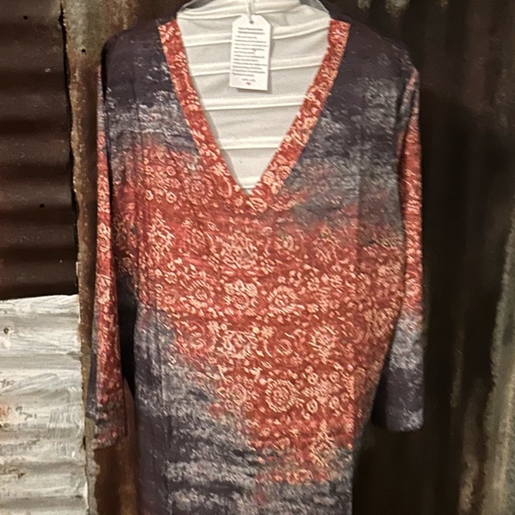 NWT-Boho long sleeve V-neck Tunic Top- lg “Made with Love Brand” - Picture 2 of 7